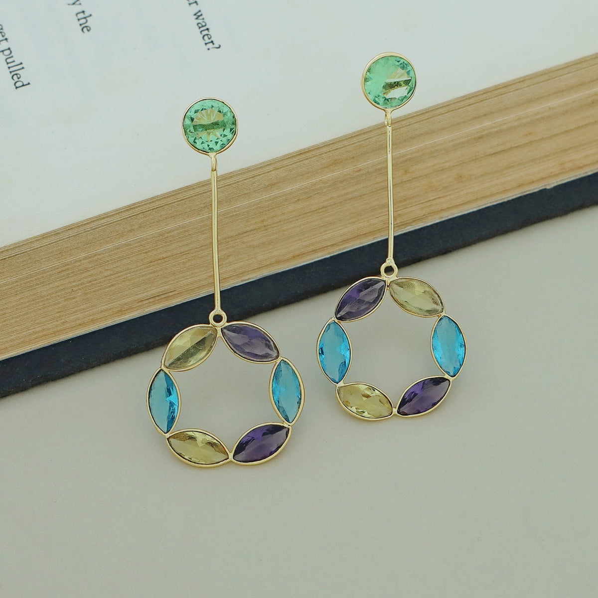 Glossy Circle Stick Earring
