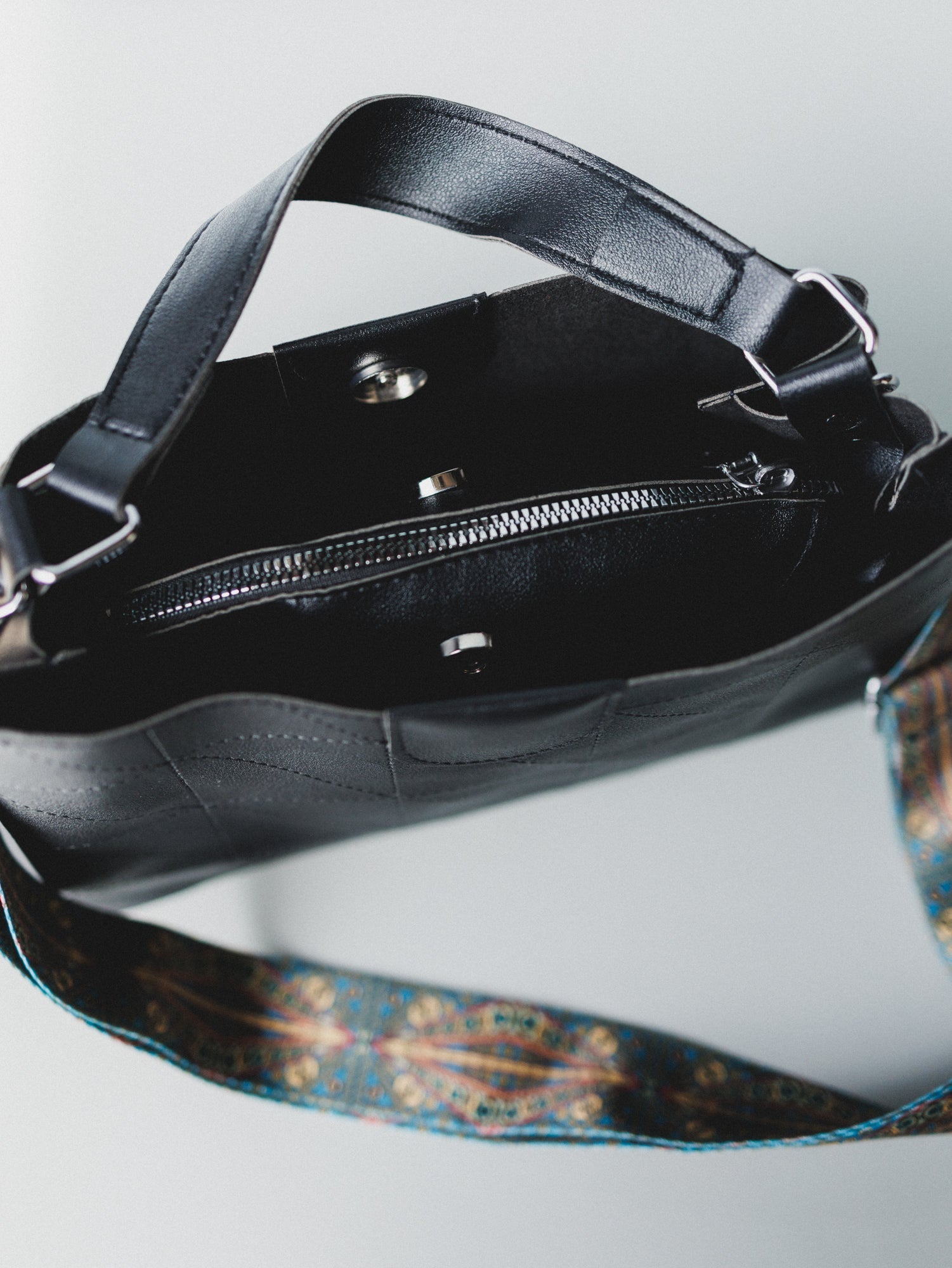 Easy Out Purse - Black